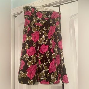 Women’s floral strapless dress